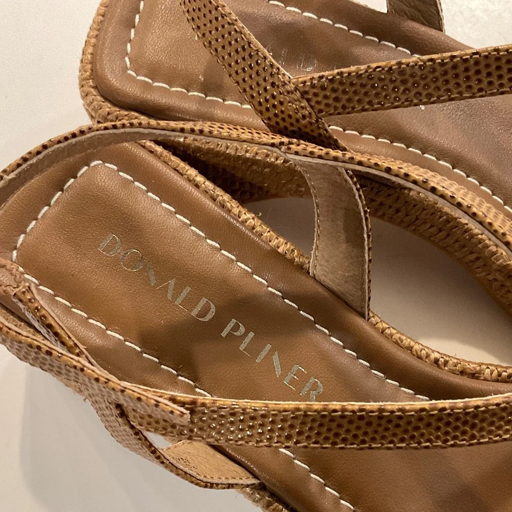DONALD PLINER The Rosalie Platform Sandal Lizard Print Brown Size 7 LIKE NEW - Picture 2 of 9